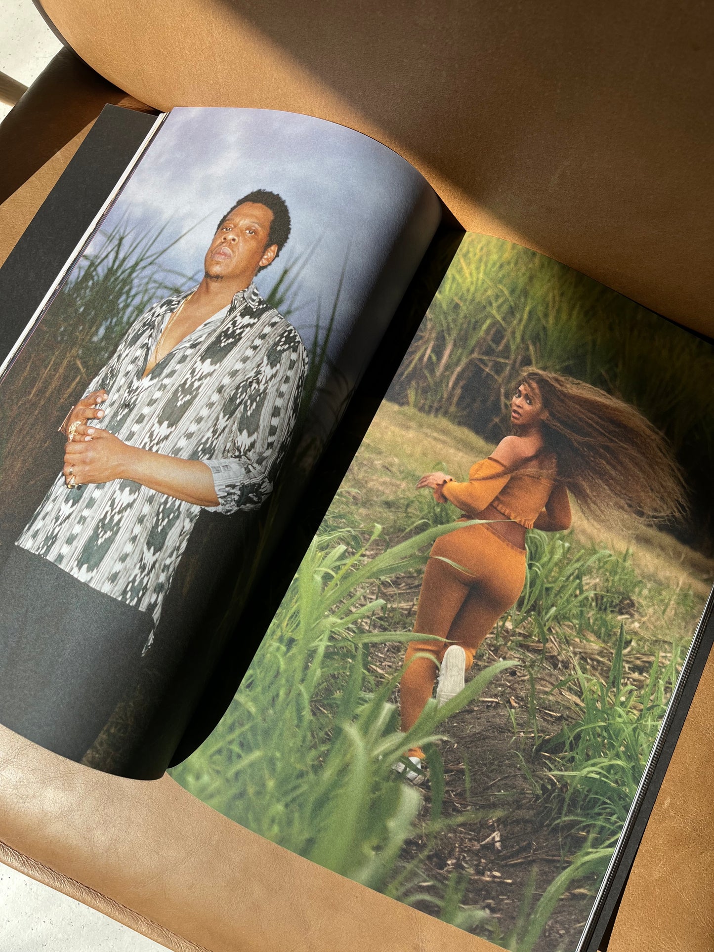 On The Run II Tour Book – Jay-Z & Beyoncé – Officieel Fotoboek – Uitstekende Staat