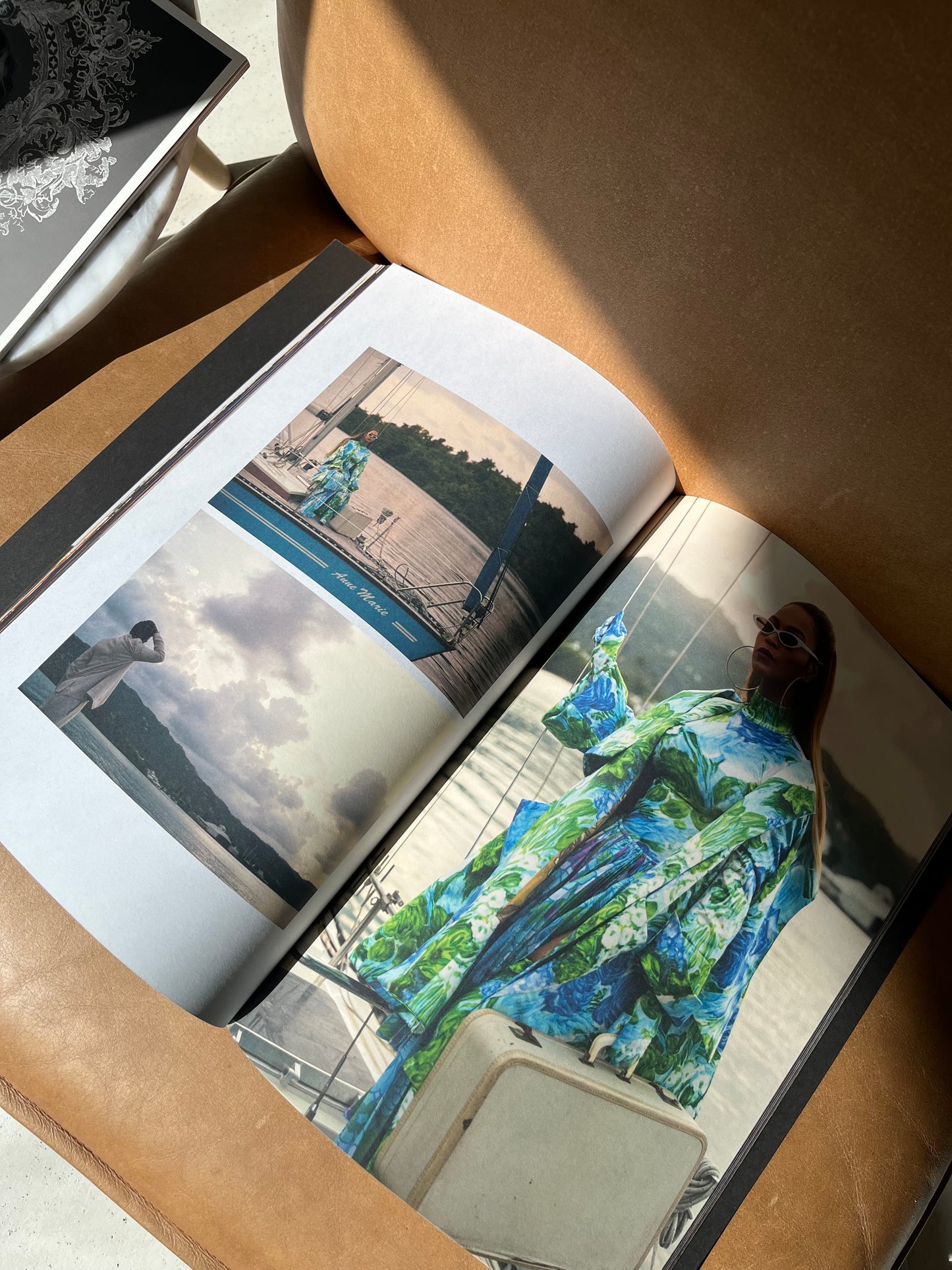 On The Run II Tour Book – Jay-Z & Beyoncé – Officieel Fotoboek – Uitstekende Staat