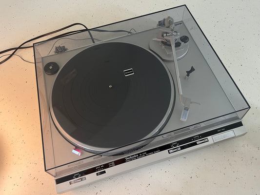 Technics SL-D30 Direct Drive Automatic Turntable