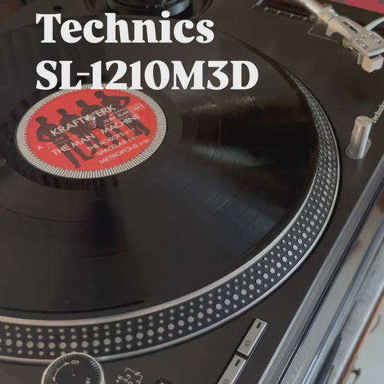 Een video van de Technics SL1210 M3D met pitch reset knop